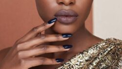 The Nail Color Every Trendsetter Is Choosing Right Now Is Navy and Here’s Why