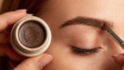 Make a Natural Eyebrow Gel at Home Using Aloe Vera and Cocoa for Soft Hold – Simply Revision