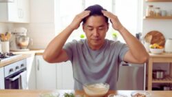 Natural Home Treatments That Strengthen Hair Roots and Reduce Excessive Hair Fall Over Time